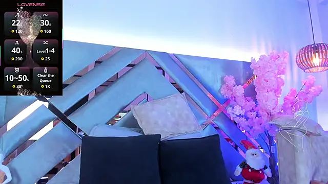 Snapshot of LiaaGenner chatting on 11/24/25, 02:44 LiaaGenner online show from 11/24/25, 02:44