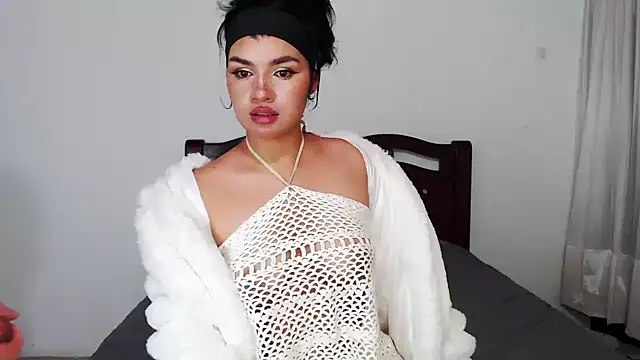 Snapshot of lyzamy_liz chatting on 05/02/26, 08:19 lyzamy liz online show from 05/02/26, 08:19
