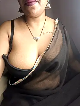 Snapshot of Jessicca_Cum chatting on 09/28/25, 07:10 Jessicca Cum online show from 09/28/25, 07:10