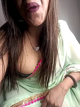 Snapshot of Jessicca_Cum chatting on 11/17/25, 08:57 Jessicca Cum online show from 11/17/25, 08:57