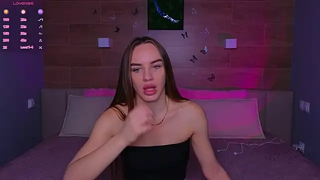 SaraCros online show from 11/25/25, 05:41