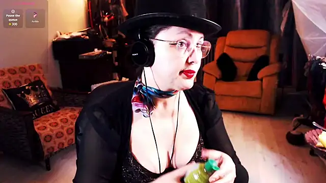 Imperatriza online show from 10/31/25, 04:42