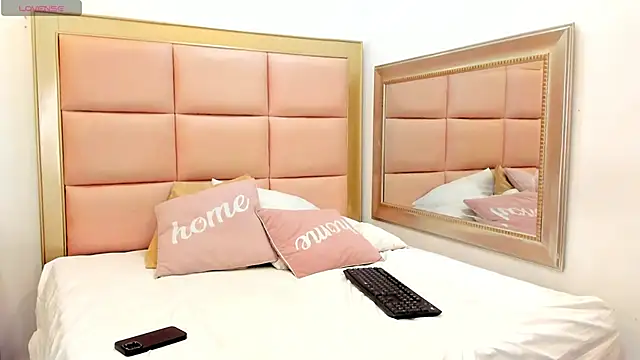 Snapshot of Mady-Edwards chatting on 01/26/25, 03:59 Mady-Edwards online show from 01/26/25, 03:59