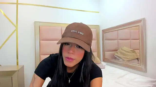 Snapshot of Mady-Edwards chatting on 02/21/25, 04:29 Mady-Edwards online show from 02/21/25, 04:29