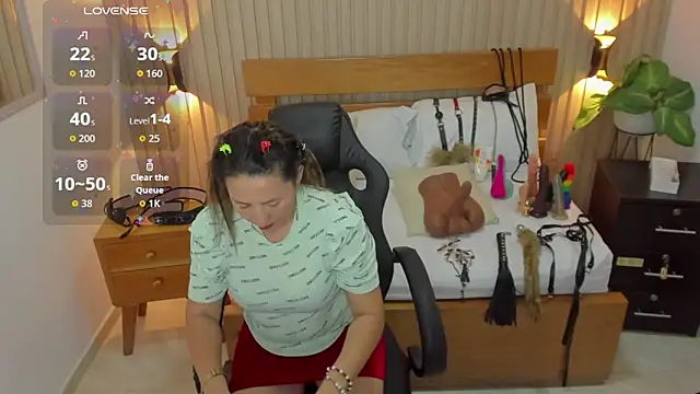 luciana ballesteros  online show from 10/30/25, 12:25