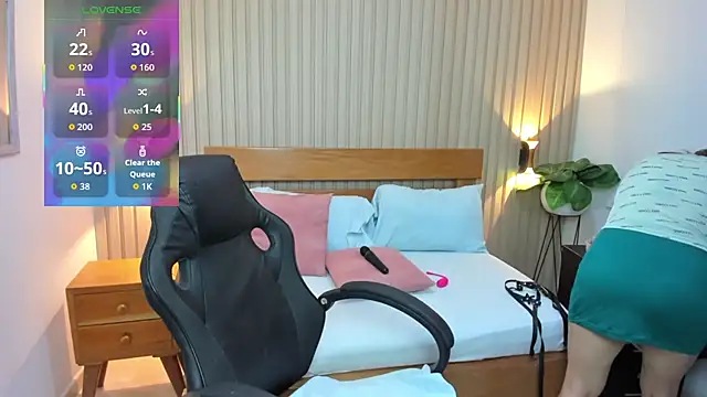 luciana ballesteros  online show from 03/03/26, 12:23