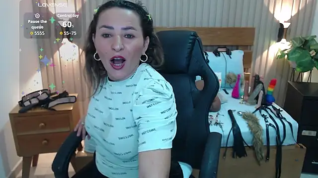 luciana ballesteros  online show from 11/13/25, 12:31