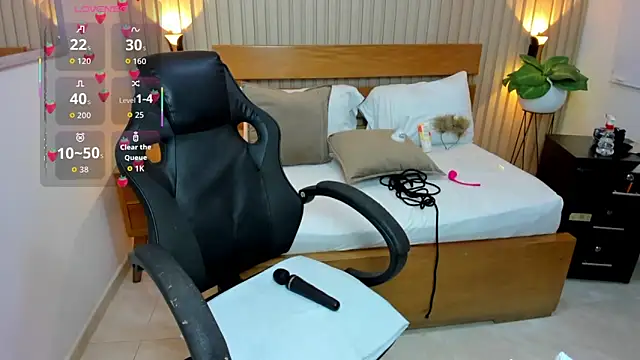 luciana ballesteros  online show from 04/07/26, 12:07