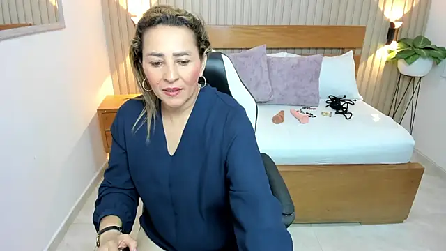 luciana ballesteros  online show from 06/10/26, 12:28
