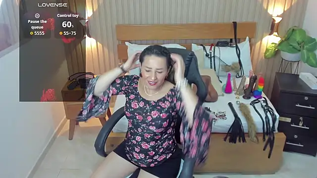 luciana ballesteros  online show from 10/29/25, 12:26