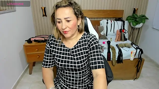luciana ballesteros  online show from 05/18/26, 01:38