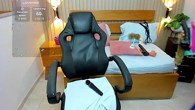 luciana ballesteros  online show from 04/01/26, 11:55