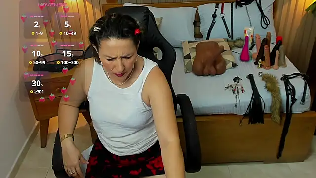 luciana ballesteros  online show from 10/04/25, 12:39