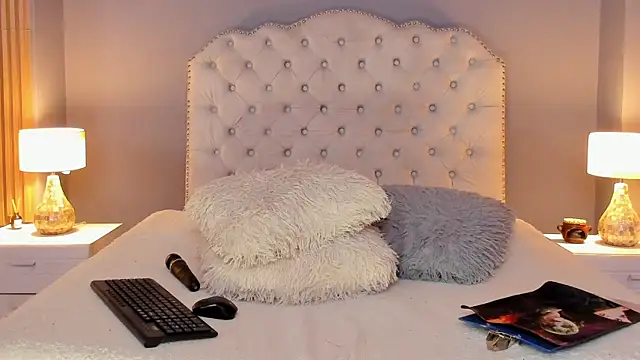 RamonaSimons online show from 10/22/25, 08:08