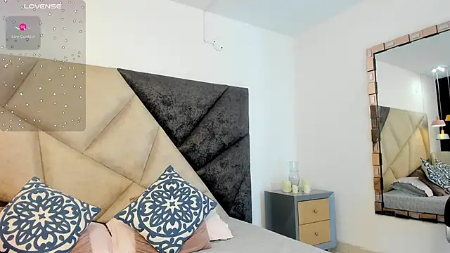 FaloonRoussel online show from 10/21/25, 06:18