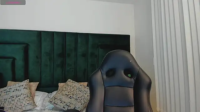 FaloonRoussel online show from 11/04/25, 06:11