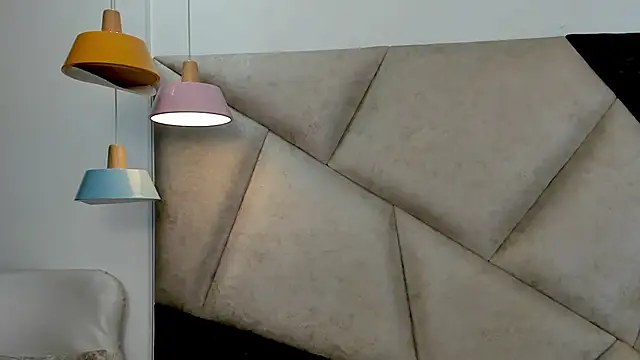 FaloonRoussel online show from 02/18/26, 06:04