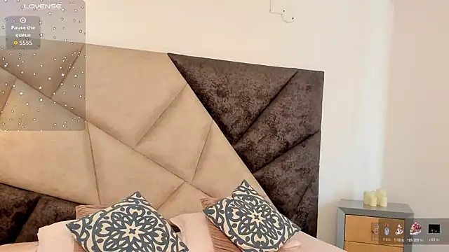 FaloonRoussel online show from 11/18/25, 06:22