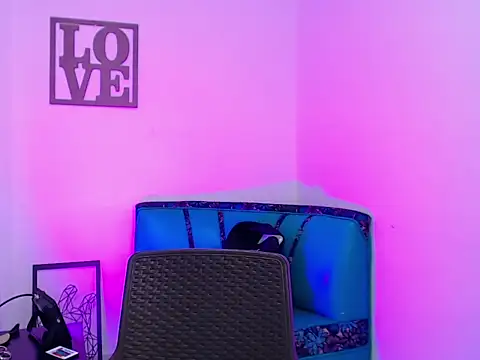 lilithnyx333 online show from 04/15/26, 04:00