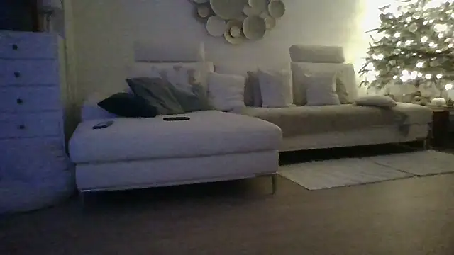 lyajoliee online show from 12/11/24, 08:07