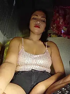 Snapshot of prettybella4u chatting on 06/19/26, 03:34 prettybella4u online show from 06/19/26, 03:34
