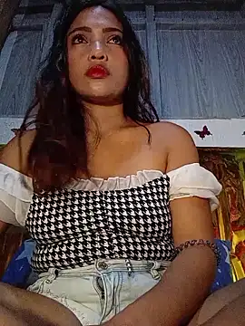 Snapshot of prettybella4u chatting on 06/14/26, 01:23 prettybella4u online show from 06/14/26, 01:23