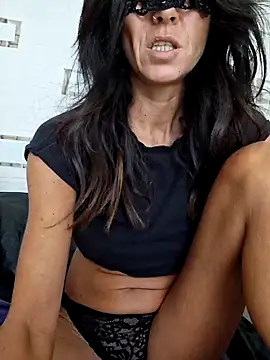 EmySkinny85 online show from 10/06/25, 09:32