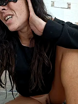 EmySkinny85 online show from 11/24/25, 09:04