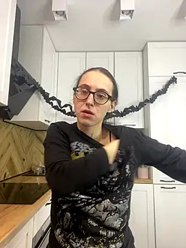 Snapshot of MartiniiSelenna chatting on 10/25/25, 05:50 MartiniiSelenna online show from 10/25/25, 05:50