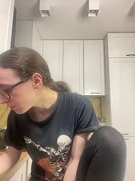 Snapshot of MartiniiSelenna chatting on 11/15/25, 07:01 MartiniiSelenna online show from 11/15/25, 07:01