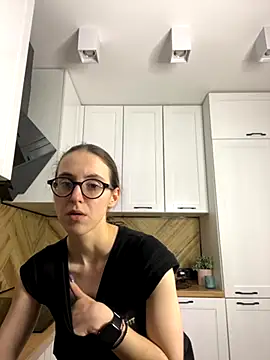 Snapshot of MartiniiSelenna chatting on 11/19/25, 06:24 MartiniiSelenna online show from 11/19/25, 06:24