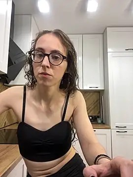 Snapshot of MartiniiSelenna chatting on 09/11/25, 05:51 MartiniiSelenna online show from 09/11/25, 05:51