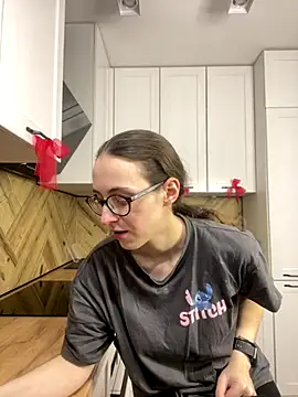 Snapshot of MartiniiSelenna chatting on 12/18/25, 06:51 MartiniiSelenna online show from 12/18/25, 06:51