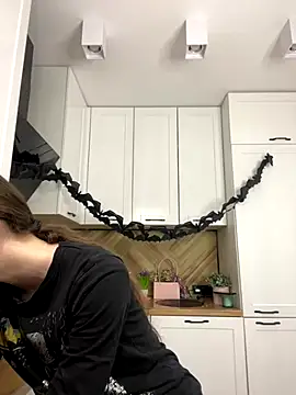 Snapshot of MartiniiSelenna chatting on 10/27/25, 06:36 MartiniiSelenna online show from 10/27/25, 06:36