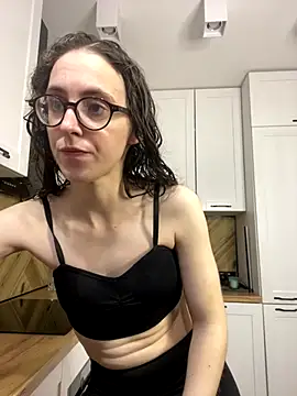 Snapshot of MartiniiSelenna chatting on 10/11/25, 05:52 MartiniiSelenna online show from 10/11/25, 05:52