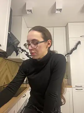 Snapshot of MartiniiSelenna chatting on 10/31/25, 06:43 MartiniiSelenna online show from 10/31/25, 06:43