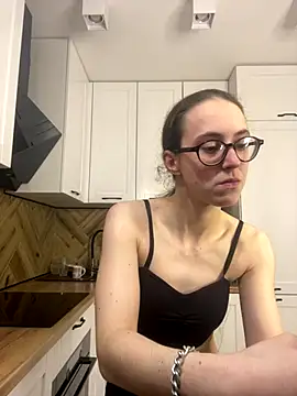 Snapshot of MartiniiSelenna chatting on 10/23/25, 05:39 MartiniiSelenna online show from 10/23/25, 05:39