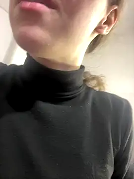 Snapshot of MartiniiSelenna chatting on 11/03/25, 06:51 MartiniiSelenna online show from 11/03/25, 06:51