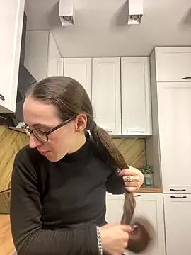 Snapshot of MartiniiSelenna chatting on 11/04/25, 06:50 MartiniiSelenna online show from 11/04/25, 06:50