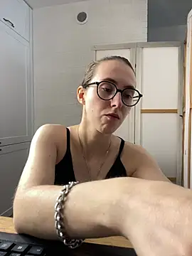 Snapshot of MartiniiSelenna chatting on 07/18/26, 06:00 MartiniiSelenna online show from 07/18/26, 06:00