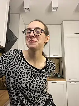 Snapshot of MartiniiSelenna chatting on 09/26/25, 05:58 MartiniiSelenna online show from 09/26/25, 05:58