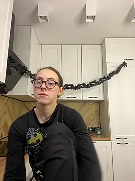 Snapshot of MartiniiSelenna chatting on 10/24/25, 05:39 MartiniiSelenna online show from 10/24/25, 05:39