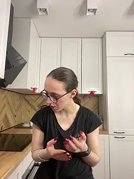 MartiniiSelenna online show from 04/18/26, 05:43