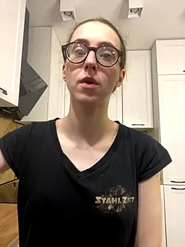 Snapshot of MartiniiSelenna chatting on 10/13/25, 05:53 MartiniiSelenna online show from 10/13/25, 05:53