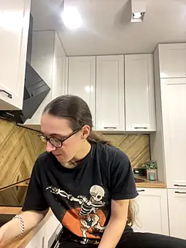 Snapshot of MartiniiSelenna chatting on 11/09/25, 08:29 MartiniiSelenna online show from 11/09/25, 08:29