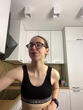 Snapshot of MartiniiSelenna chatting on 11/25/25, 06:47 MartiniiSelenna online show from 11/25/25, 06:47