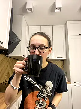 Snapshot of MartiniiSelenna chatting on 11/11/25, 06:30 MartiniiSelenna online show from 11/11/25, 06:30