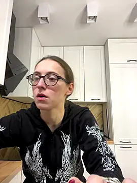 Snapshot of MartiniiSelenna chatting on 10/15/25, 05:39 MartiniiSelenna online show from 10/15/25, 05:39