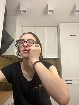 Snapshot of MartiniiSelenna chatting on 11/26/25, 06:46 MartiniiSelenna online show from 11/26/25, 06:46