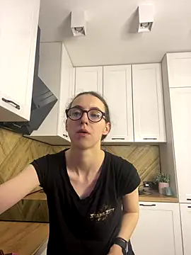 Snapshot of MartiniiSelenna chatting on 11/23/25, 06:34 MartiniiSelenna online show from 11/23/25, 06:34